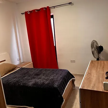 St Michael Habitación en casa particular Paola